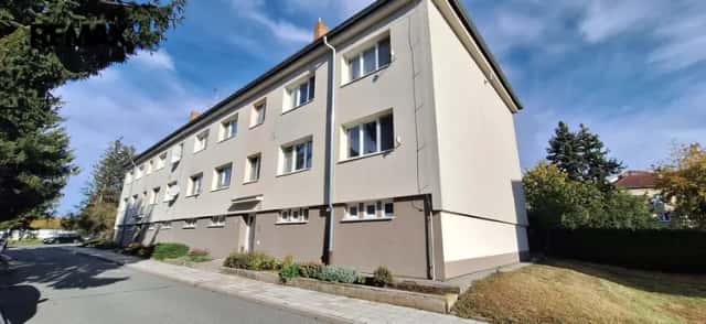 Prodej slunného bytu 2+1 v OV o výměře 58 m2 se sklepem v obci Rousínov, Polní, Rousínov, okres Vyškov