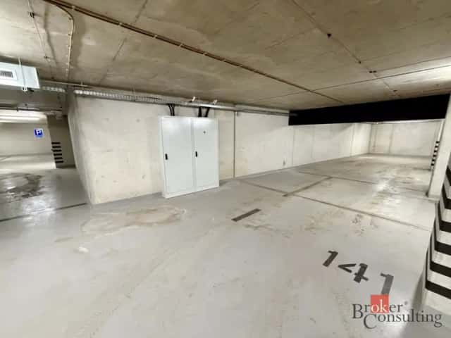 Pronájem garážového stání 19 m2, Brno, Bratislavská 946/82, Brno, okres Brno-město