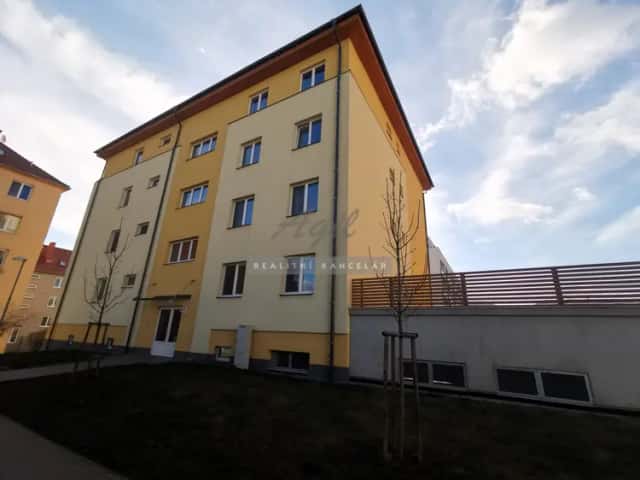 Pronájem krásné novostavby bytu 1+kk s lodžií a sklepem Šlapanice, Brněnská Pole, Šlapanice, okres Brno-venkov