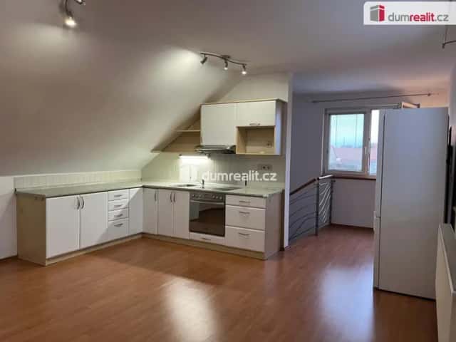Pronájem bytu 2 + kk, 80 m2, 2 parkovací místa, Nová, Kolín