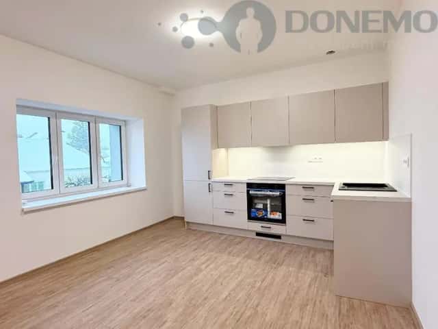 Nabízíme pronájem podkrovního bytu o dispozici 2+kk, 45 m2 v obci Hněvotín u Olomouce., Hněvotín, okres Olomouc