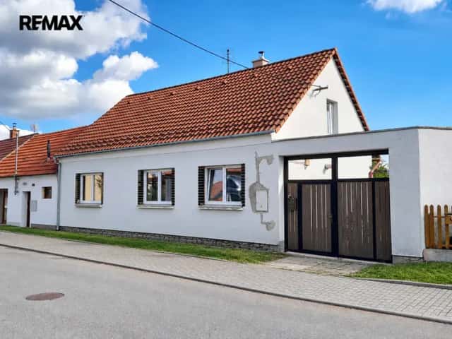 Rodinný dům v Blížkovicích s velkou zahradou, Blížkovice, okres Znojmo