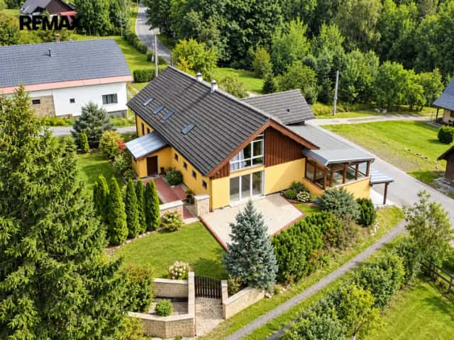 Výjimečný dům s vnitřním bazénem v Jizerských horách, Velké Hamry, okres Jablonec nad Nisou