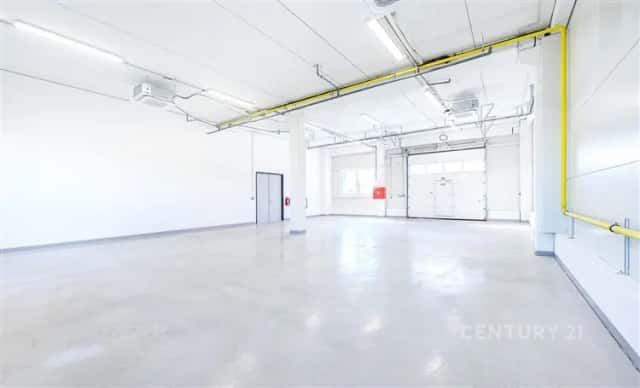 Pronájem nové moderní haly a kancelářských prostor na okraji Prahy – celkem 348,63 m2, Kutnohorská, Praha