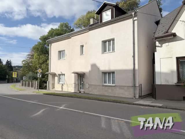 Prodej bytového domu s provozovnou v Úpici, Palackého, Úpice, okres Trutnov