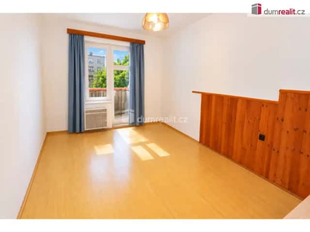 Světlý byt 2+kk, 48 m2 + 2 m2 balkon, 2.patro, OV, Praha 3 - Žižkov, Jeseniova, Praha
