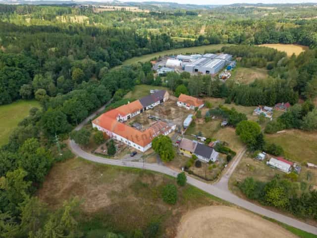 Prodej zemědělské usedlosti ve Vlašimi s pozemkem 6257 m2 ., Čechov, Vlašim, okres Benešov