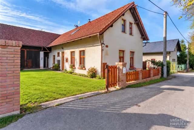 Příjemný dům k bydlení v klidném místě s výbornou dostupností do HK, Hořiněves, okres Hradec Králové