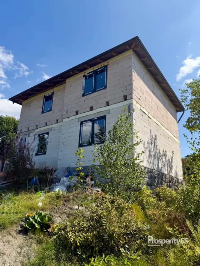 Rodinný dům v hrubé stavbě 151 m2 u lesa, pozemek 1 150 m2 – Suchá u Nejdku, Nejdek, okres Karlovy Vary