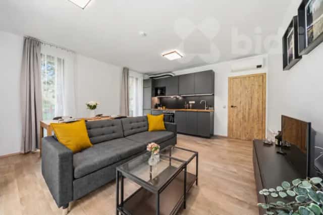 VYBAVENÝ APARTMÁN 3+KK S PŘEDZAHRÁDKOU 49 m2 - MLÝN HERLÍKOVICE, Horská, Vrchlabí, okres Trutnov