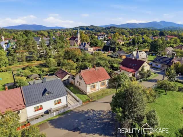 Prodej rodinného domu k celkové rekonstrukci, na pozemku 1 385 m2, v Bašce u Frýdku-Místku, Baška, okres Frýdek-Místek