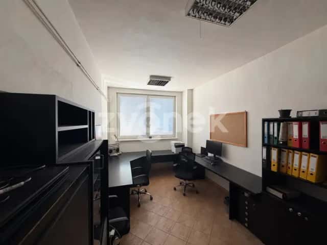 Pronájem dvou propojených kanceláří 49 m2, Otrokovice, Napajedelská, Otrokovice, okres Zlín