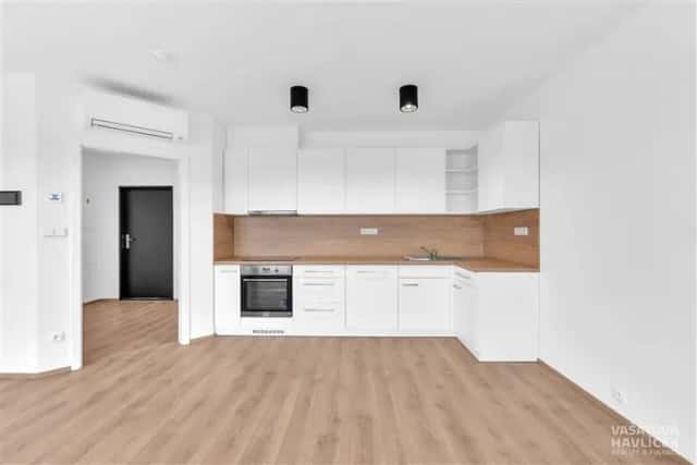 Nový krásný byt 2+kk s parkovacím místem, V. J. Kašpara, Hradec Králové