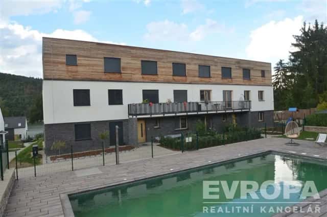 Luxusní apartmán 3+kk se dvěma předzahrádkami v uzavřeném resortu přímo na břehu Slapské přehrady, Křečovice, okres Benešov