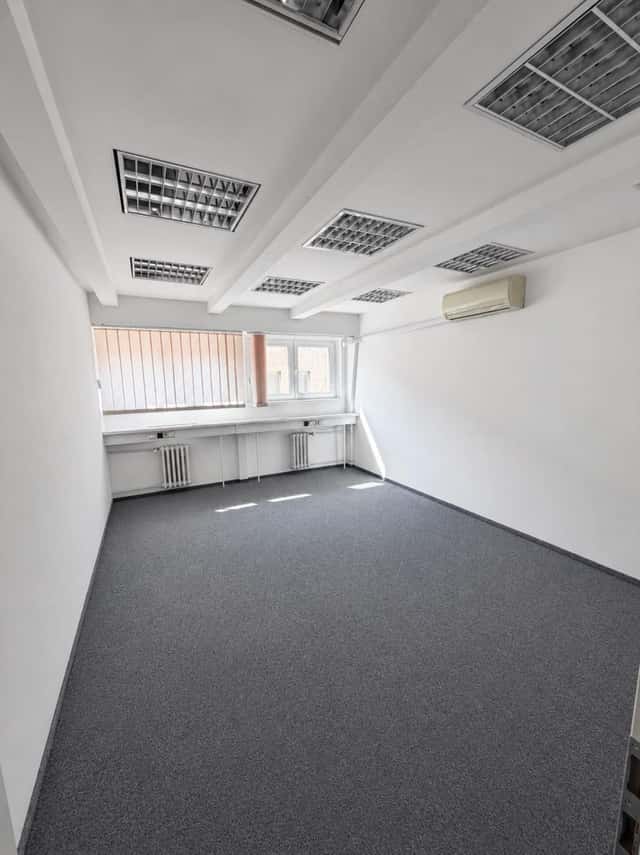 Pronájem komerčního prostoru 19 m², Křižíkova, Praha 8 – Karlín