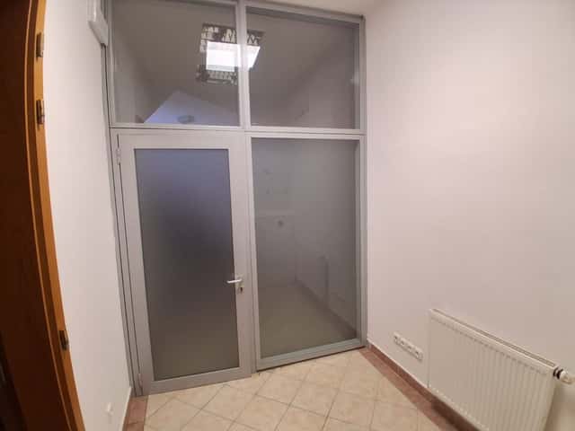 Pronájem komerčního prostoru 100 m², Jeseniova, Praha 3 – Žižkov