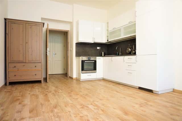 Pronájem bytu 1+kk 29 m², Na spojce, Praha 10 – Vršovice
