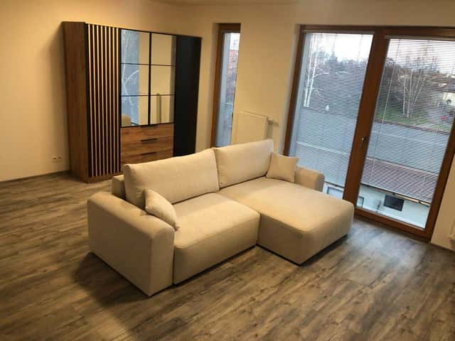 Pronájem bytu 1+kk 40 m², Běluňská, Praha 9 – Horní Počernice