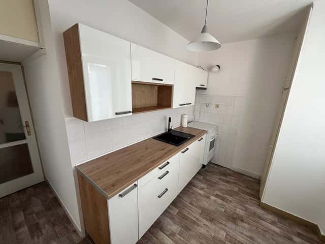 Pronájem bytu 2+1 56 m², třída SNP, Hradec Králové – Slezské Předměstí
