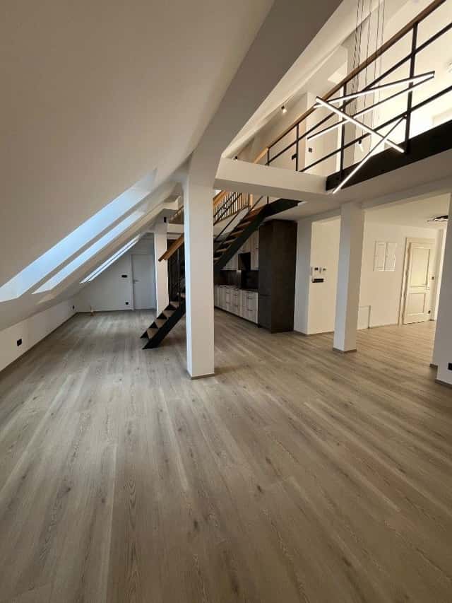Pronájem bytu 3+kk 160 m², Husitská, Praha 3 – Žižkov