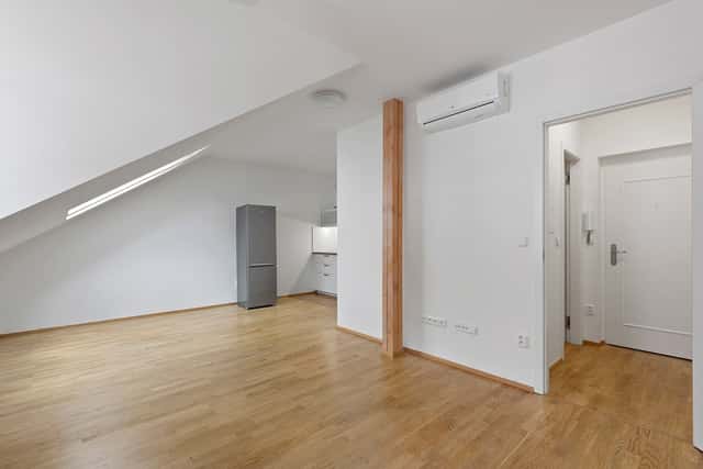 Pronájem bytu 1+kk 34 m², Slavojova, Praha 4 – Nusle