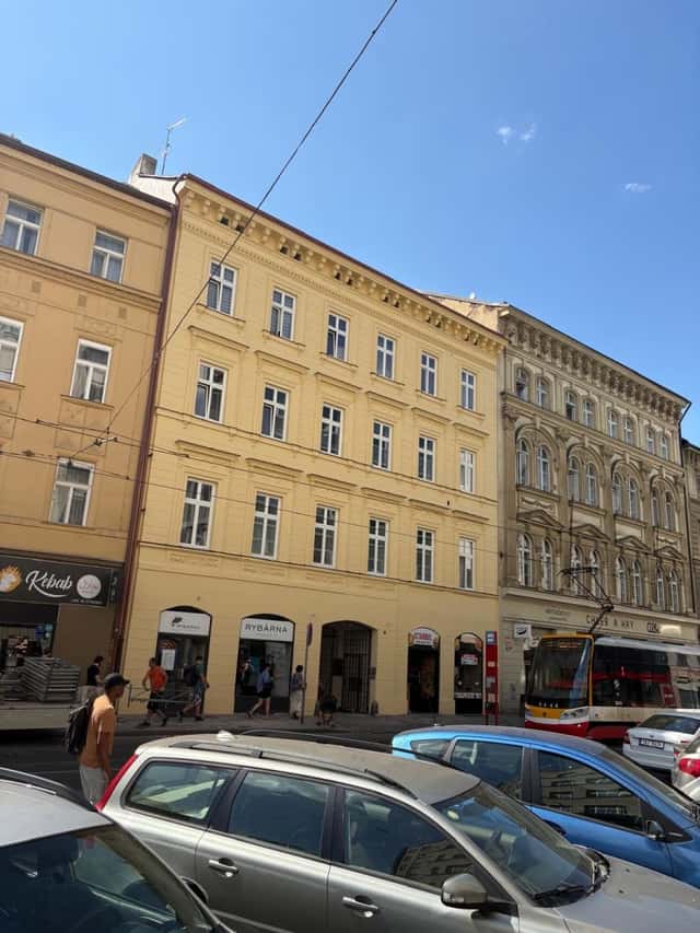 Pronájem bytu 1+1 35 m², Štefánikova, Praha 5 – Smíchov