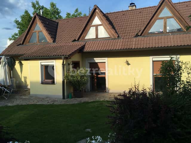 Pronájem domu 5+kk 131 m², Nelahozeves, okres Mělník