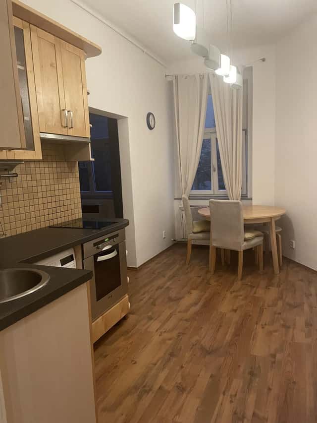 Pronájem bytu 1+1 37 m², Seifertova, Praha 3 – Žižkov