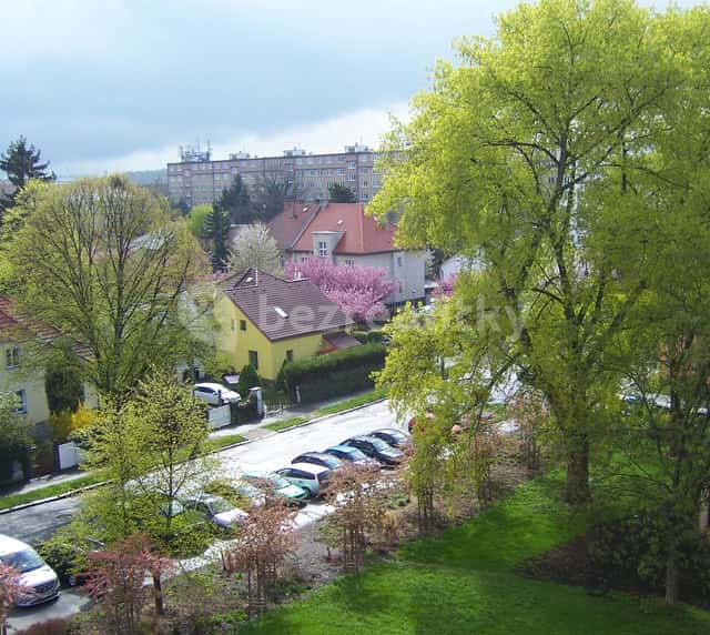 Pronájem bytu 1+1 35 m², V Úžlabině, Praha 10 – Strašnice