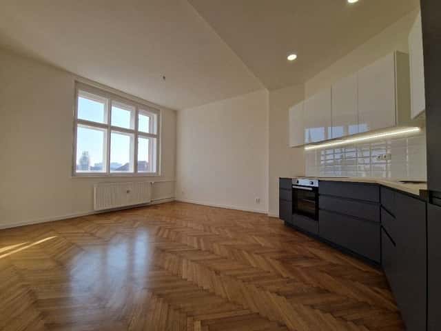 Pronájem bytu 2+kk 50 m², Smolenská, Praha 10 – Vršovice