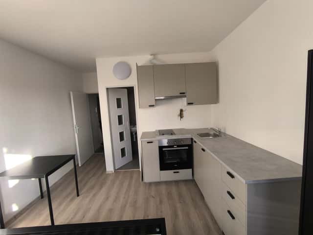 Pronájem bytu 1+kk 20 m², Jasmínová, Praha 10 – Záběhlice