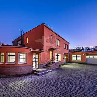 Prodej kanceláře 393 m² Praha, V olšinách, Praha