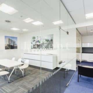 Pronájem kanceláře 793 m² Praha, Jihlavská, Praha