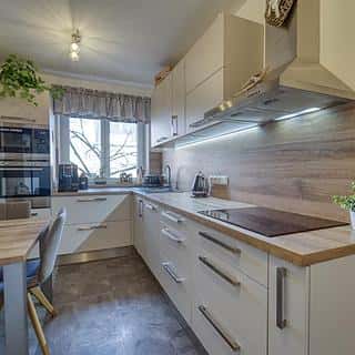 Pronájem bytu 2+1 56 m² Plzeň, Chválenická, Plzeň, okres Plzeň-město