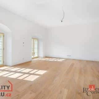 Prodej bytu 2+kk 86 m² Jince, Slavíkova, Jince, okres Příbram