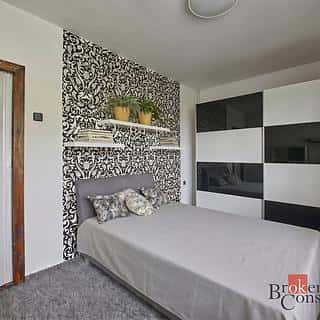Prodej bytu 3+1 74 m² Jílové u Prahy, Husova, Jílové u Prahy, okres Praha-západ