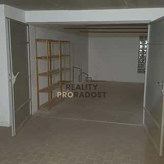 Pronájem garáže 15 m² Znojmo, U Lesíka, Znojmo