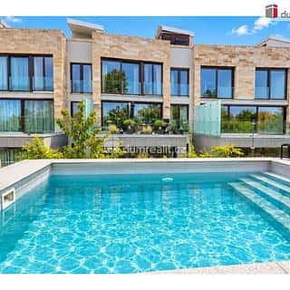 Prodej rodinného domu 280 m² Praha, V Hrobech, Praha
