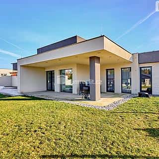 Prodej rodinného domu 136 m² Nová Role, Mezirolí, Nová Role, okres Karlovy Vary