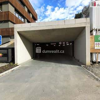 Pronájem garáže 17 m² Praha, U Komína, Praha