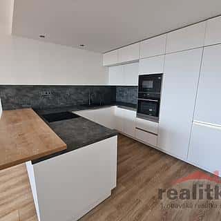 Pronájem bytu 2+kk 48 m² Opava, Zeyerova, Opava