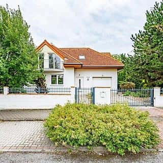 Pronájem rodinného domu 195 m² Praha, V pěšinkách, Praha