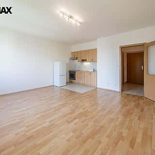 Pronájem bytu 1+kk, garsoniery 32 m² Praha, Padovská, Praha