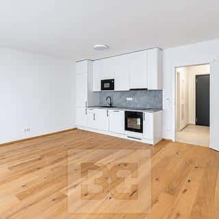 Prodej bytu 1+kk, garsoniery 40 m² Praha, Starokošířská, Praha
