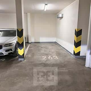 Pronájem parkovacího místa 15 m² Praha, Za valem, Praha