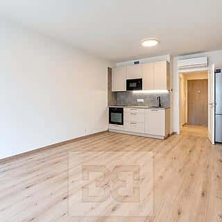 Pronájem bytu 1+kk, garsoniery 32 m² Praha, Poděbradská, Praha