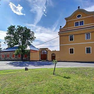 Prodej hotelu, penzionu 1761 m² Tursko, Křížovnická, Tursko, okres Praha-západ