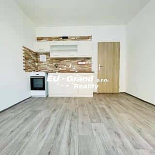 Pronájem bytu 1+1 38 m² Varnsdorf, Čelakovická, Varnsdorf, okres Děčín