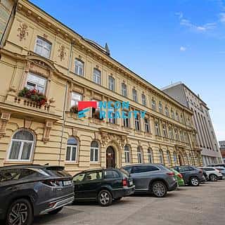 Pronájem bytu 2+1 74 m² Olomouc, Kollárovo nám., Olomouc