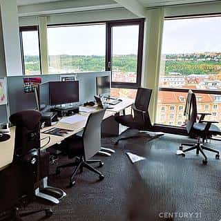 Pronájem kanceláře 495 m² Praha, Českomoravská, Praha